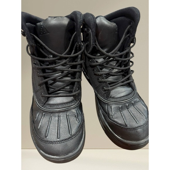 Nike Shoes - NIKE ACG LUNARSTORM BOOTS Women's Sz 6 Black Leather Faux fur lined